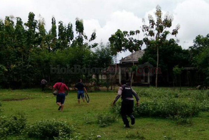 Polisi Kejar Kelompok Pria Bersenjata di Tuban