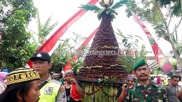 Gunungan Salak Wedi Diarak